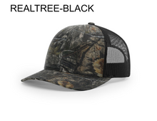 Load image into Gallery viewer, Realtree/Black Richardson Trucker 112